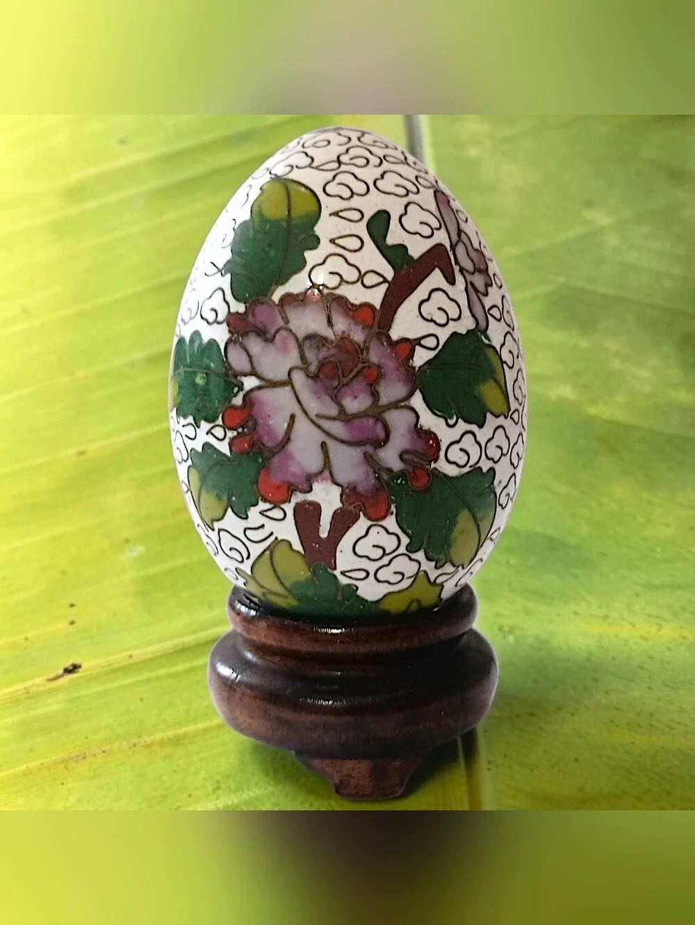 Vintage Chinese Cloisonne Enamel Over Brass Egg‎ Floral Trinket Decor Wood Stand